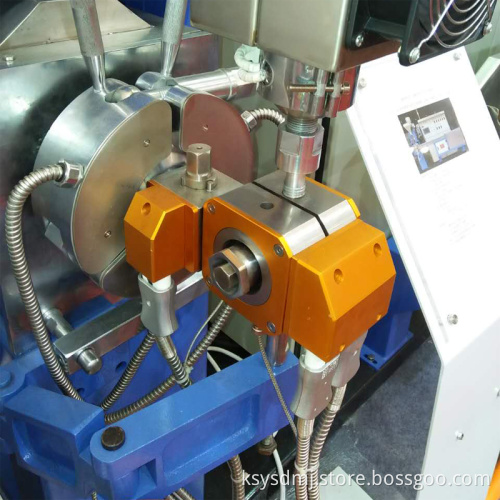 Self-Centering Drop Cable Crossheads